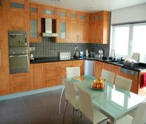 Amwaj Villa Modern Kithchen